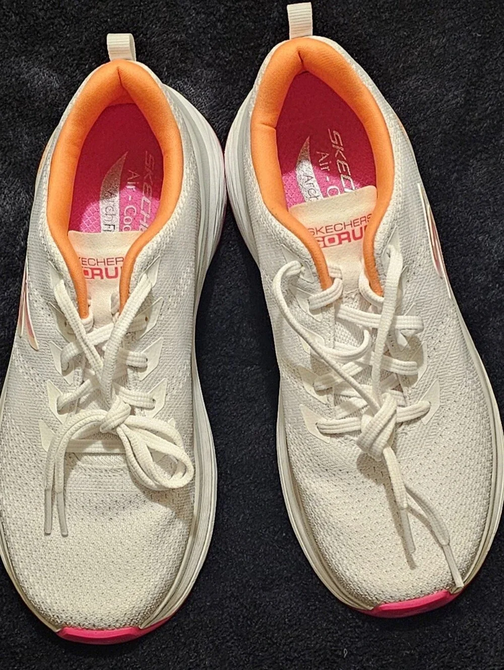 Skechers Max Cushioning Arch Fit sneakers